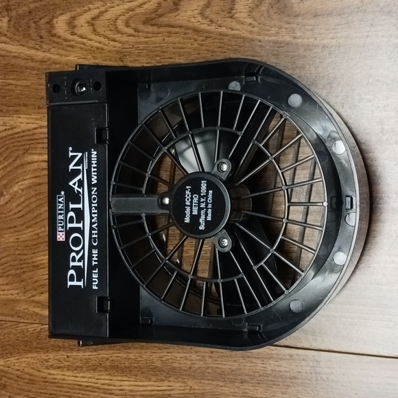 Metro Air Force Other - Battery powered fan for dog crate at dog show. Takes 2 D batteries. 6.5" x 7"
